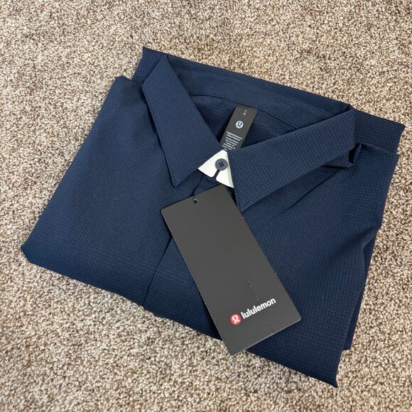 Lululemon NWT Mens Size Large Airing Easy Short Sleeve Button Up Shirt True Navy - Picture 9 of 9